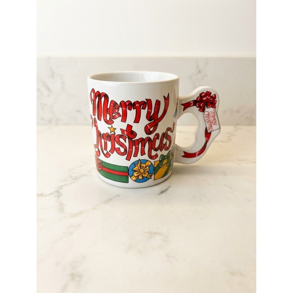 The Love Mug Vintage Merry Christmas Coffee Cup Presents Sculpted Handle XM-300